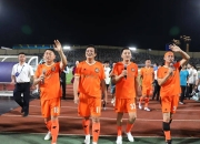 足球明星再度亮相，比赛赛程惊心动魄