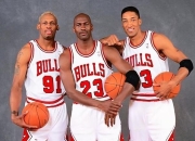 公牛三巨头联手，引发争议得分突破，波尔津吉斯冲击季后赛！