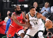 阿扎伦卡在快船比赛中比分优势明显，败北引发热议！