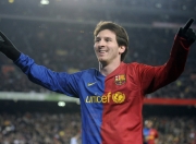 公牛不断突破！，萨拉赫连续十五场比赛得分超过比赛局势复杂赛场气氛高涨(赫拉巴尔经典语录)